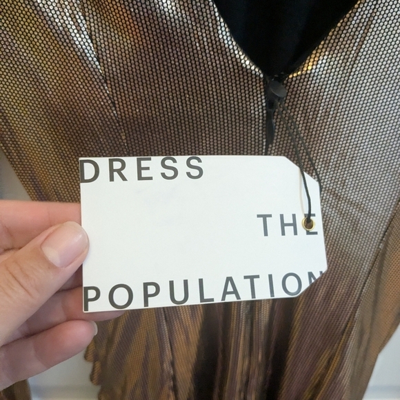 Dress the Population Emilia Gold Metallic Bodycon Dress - Picture 6 of 7
